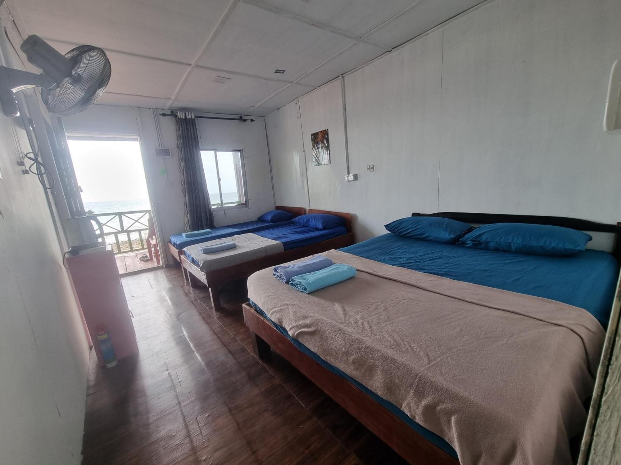 ホテル Mukut Seaview Kampong Mukut 部屋 写真