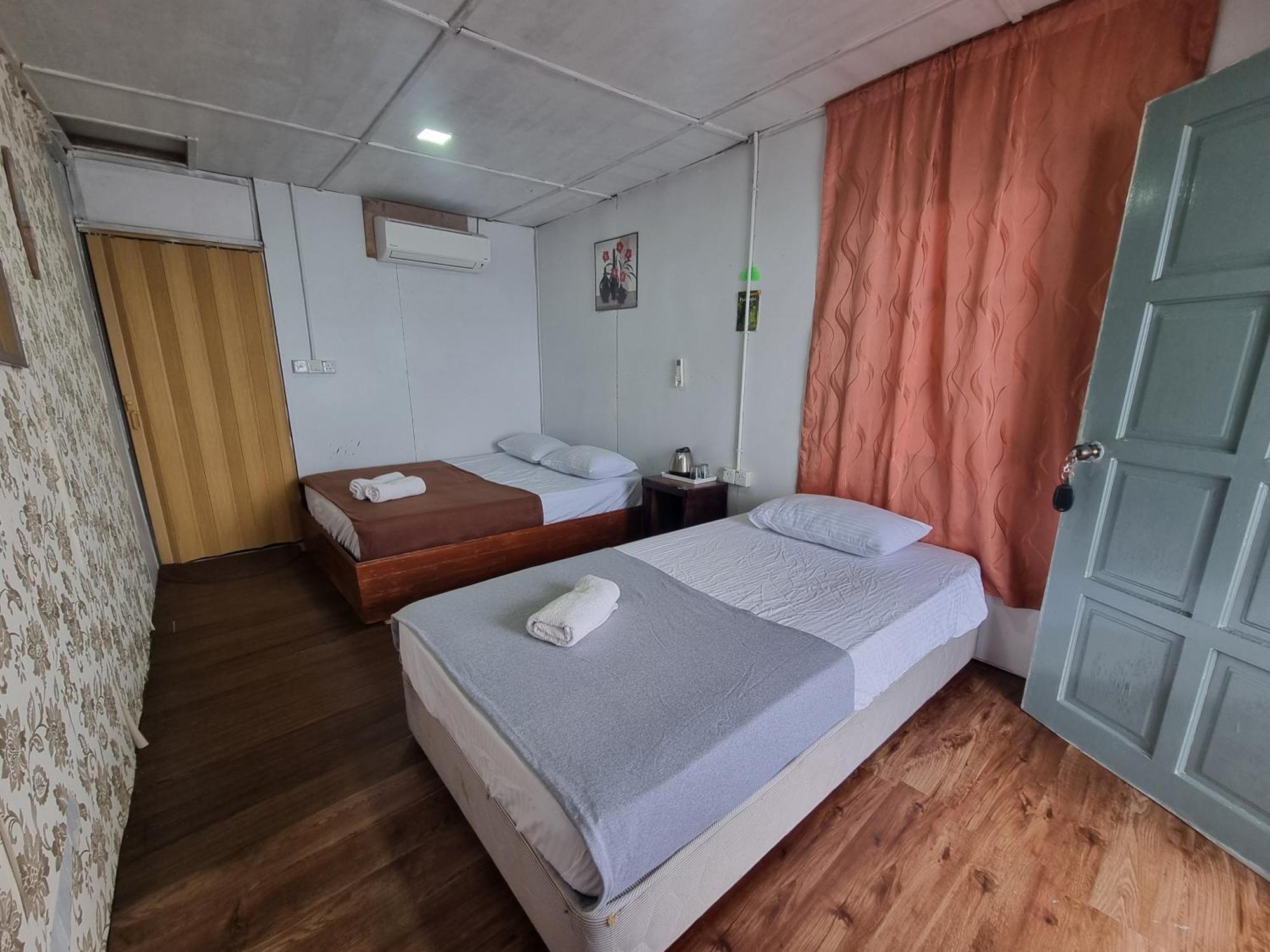 ホテル Mukut Seaview Kampong Mukut 部屋 写真